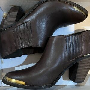 Dolce Vita Women’s Leather size 9 booties